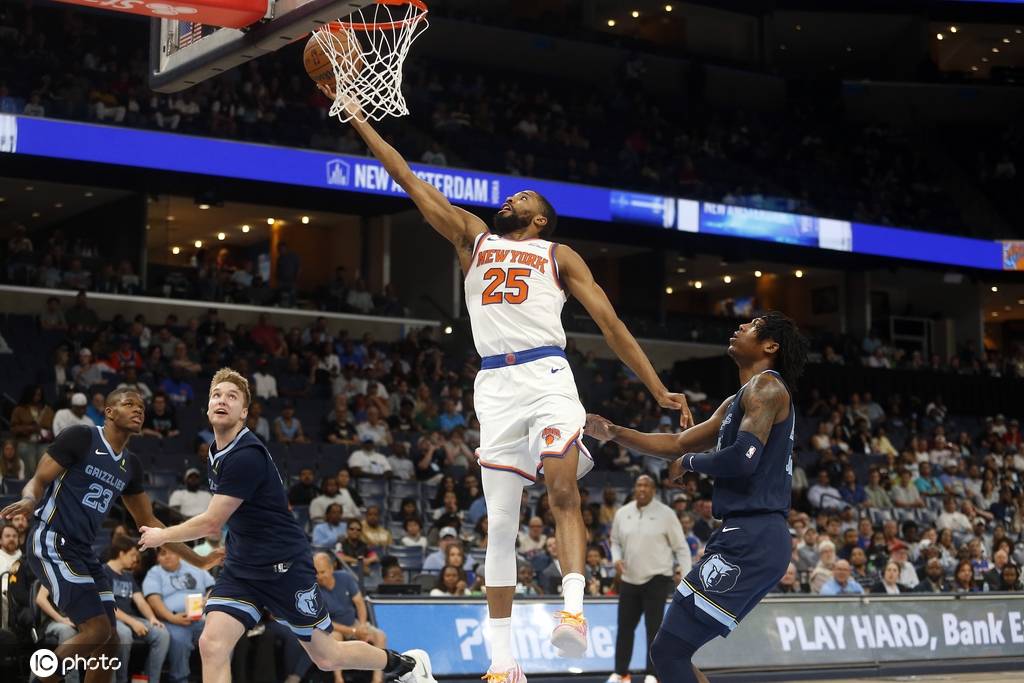 唐斯20+11+11阿奴诺比25+13布里奇斯24分 尼克斯擒熊